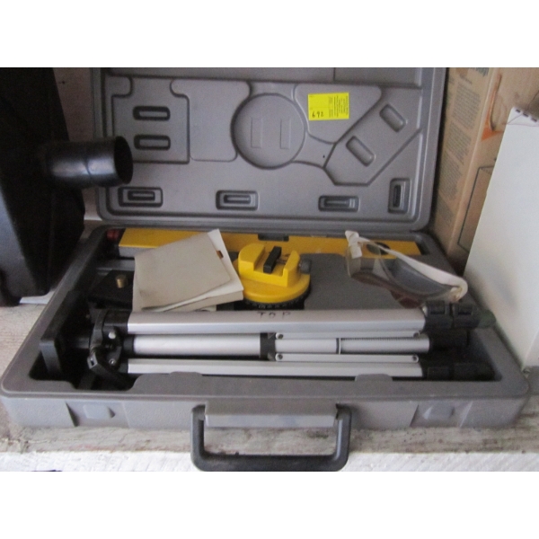 LASER LEVEL W/TRIPOD