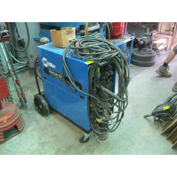 MILLER MATIC 200 WIRE FEED WELDER - W/CABLES & ACCESS. INCL. BOTTLE