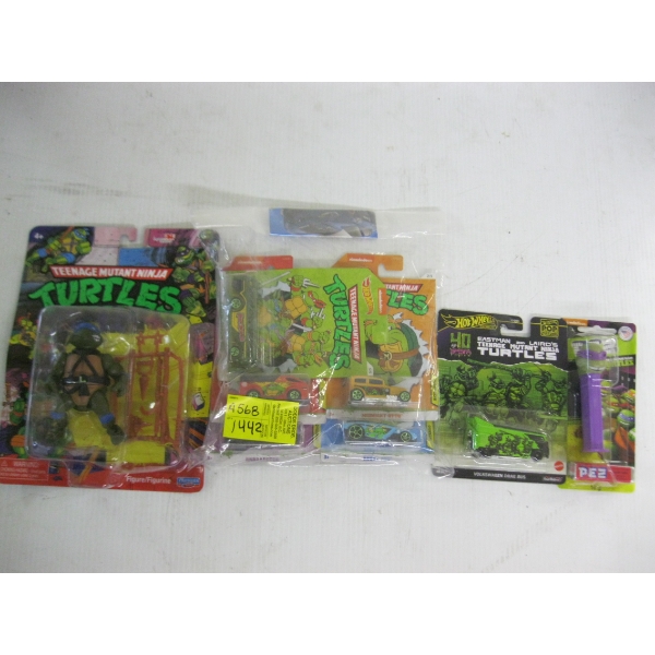 NINJA TURTLE ITEMS