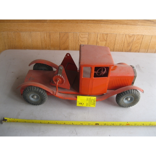 METAL WINCH TRUCK - MADE IN ENGLAND - L. BROS.