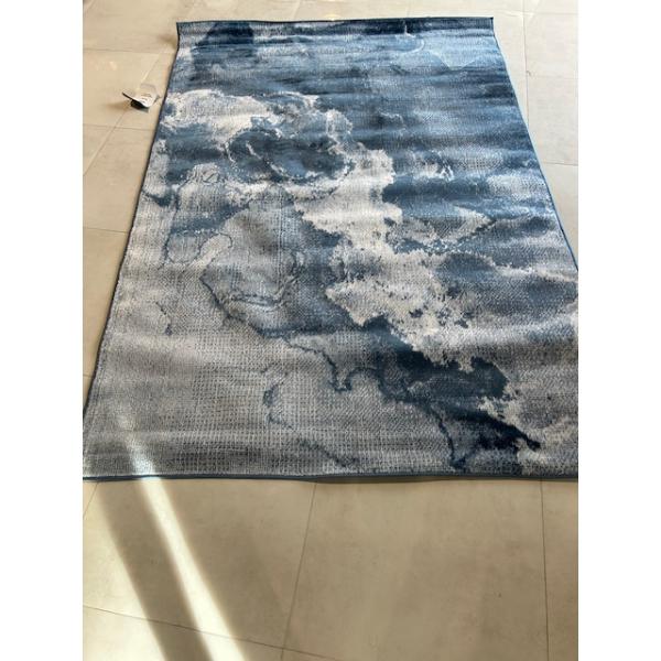 APPROX. 5'3"X7'8" BLUE & WHITE AREA CARPET