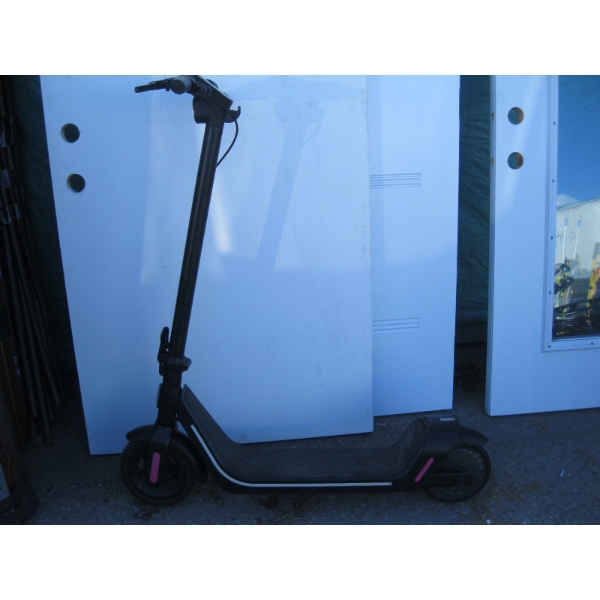 SWFT SCOOTER - TURNS ON BUT NO CODE