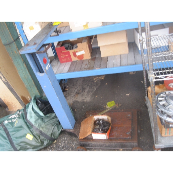 PLATFORM SCALE W/WEIGHTS