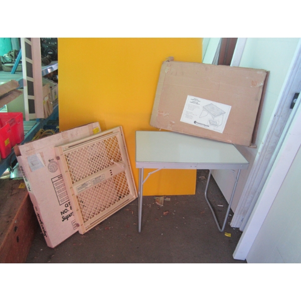 CAMPING TABLE & A CHILD'S SAFETY GATE