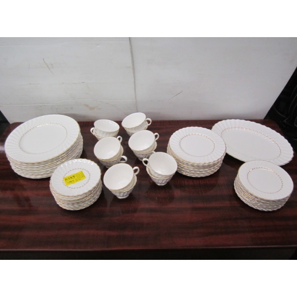 12 PLACE SETTINGS OF ROYAL DOULTON "ADRIAN" CHINA