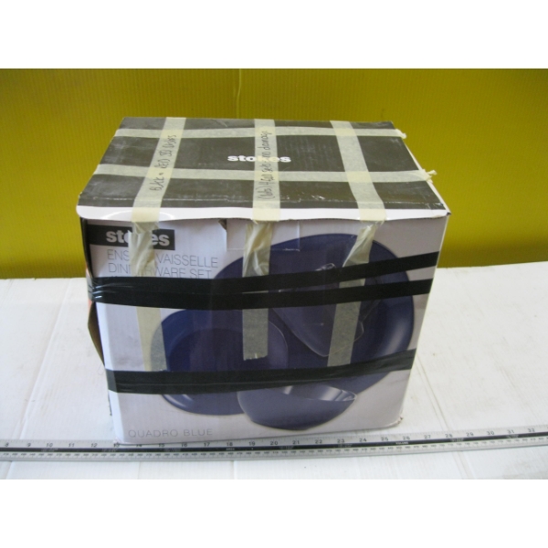 COMPLETE DISH SET IN BOX