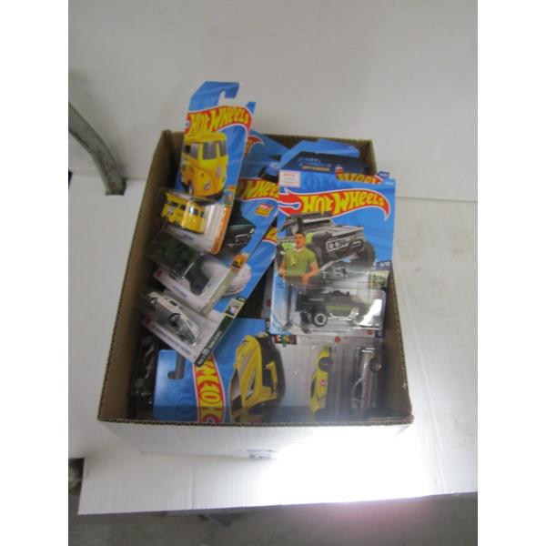 20 HOTWHEELS CARS