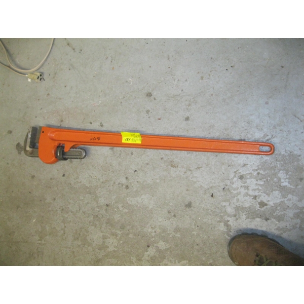 36" PIPE WRENCH