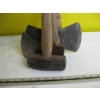 Image 2 : 2 AXES & A SLEDGEHAMMER