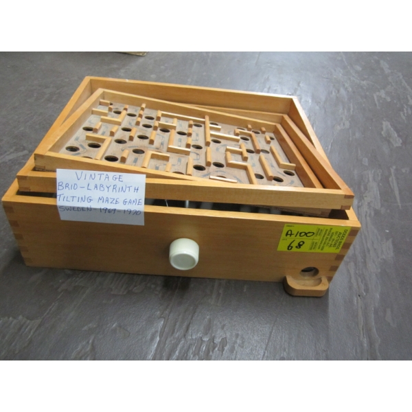 VINTAGE LABYRINTH TILTING MAZE GAME