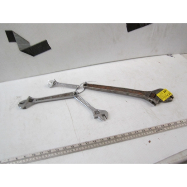 BUNDLE OF CRESCENT WRENCHES