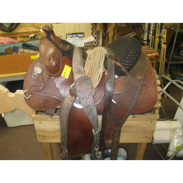 WESTERN SADDLE MADE IN NORTH BATTLEFORD, SASK.