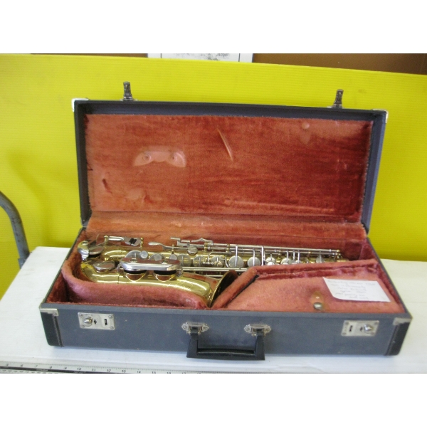 NEW KING ALTO SAX, MADE IN GERMAN, GOOD QUALITY SAX BUT NEEDS WORK