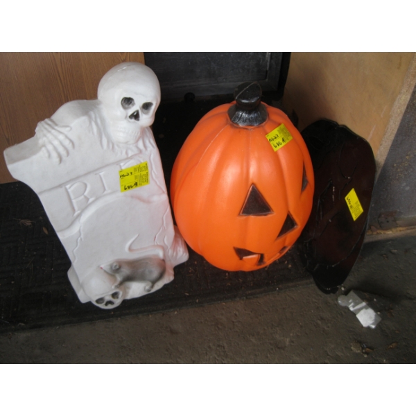 HALLOWEEN DECORATIONS