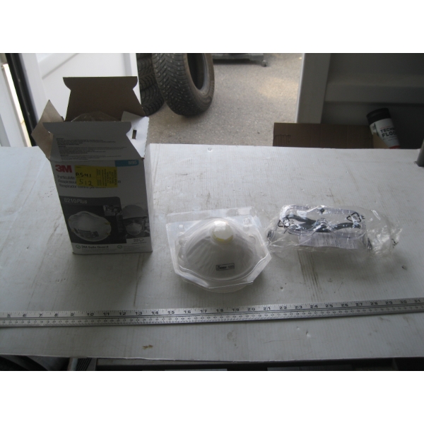 N95 FACE MASKS & PAIR OF SAFETY GLASSES