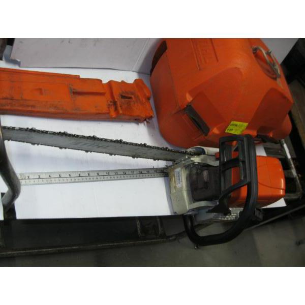 STIHL MS290 CHAINSAW W/CASE