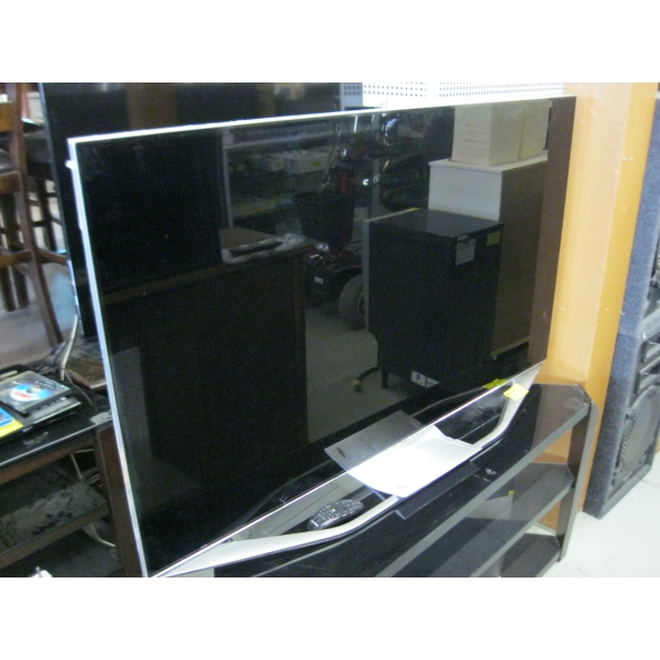 55" SAMSUNG TV W/REMOTE