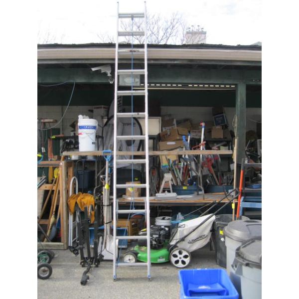 24' ALUMINUM EXTENSION LADDER