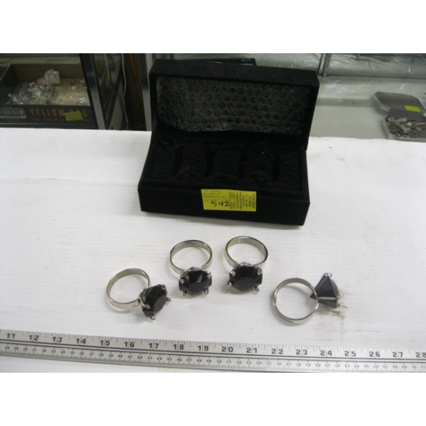 CASED SET OF NAPKIN HOLDERS