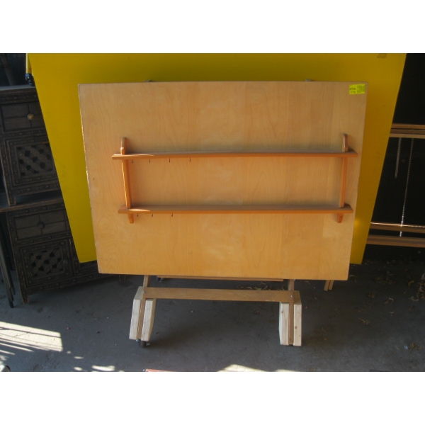 WOODEN FOLDING DRAFTING BOARD