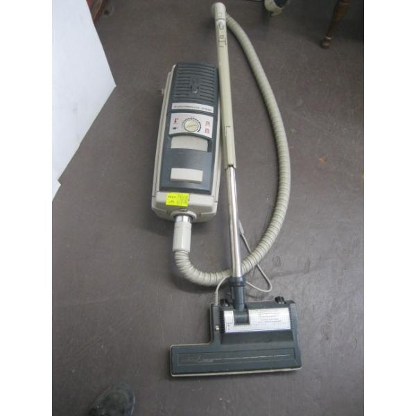 ELECTROLUX VACUUM W/POWERHEAD