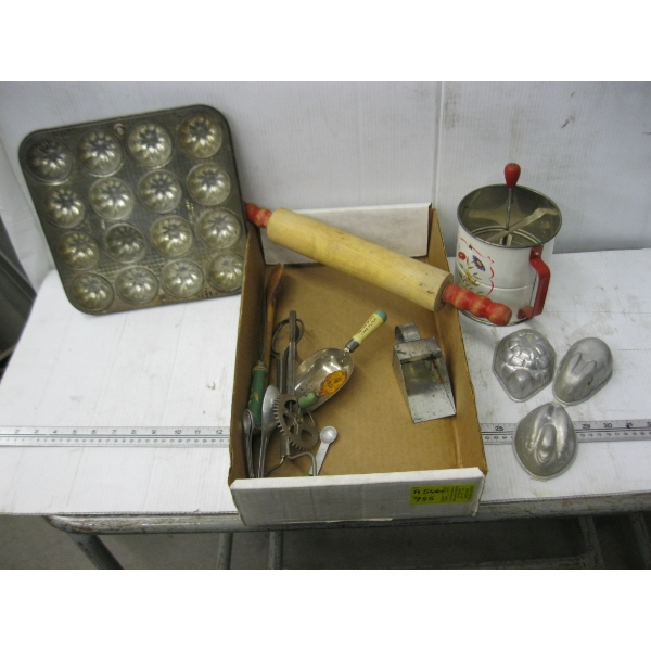 VINTAGE BAKING ITEMS