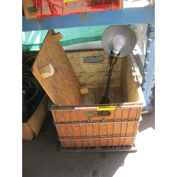 METAL CRATE W/VINTAGE DESK LAMP
