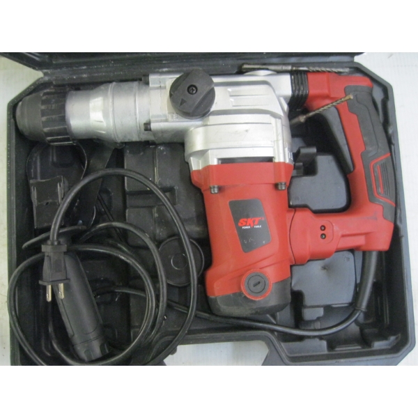 HEAVY DUTY HAMMER DRILL IN CASE - SKT