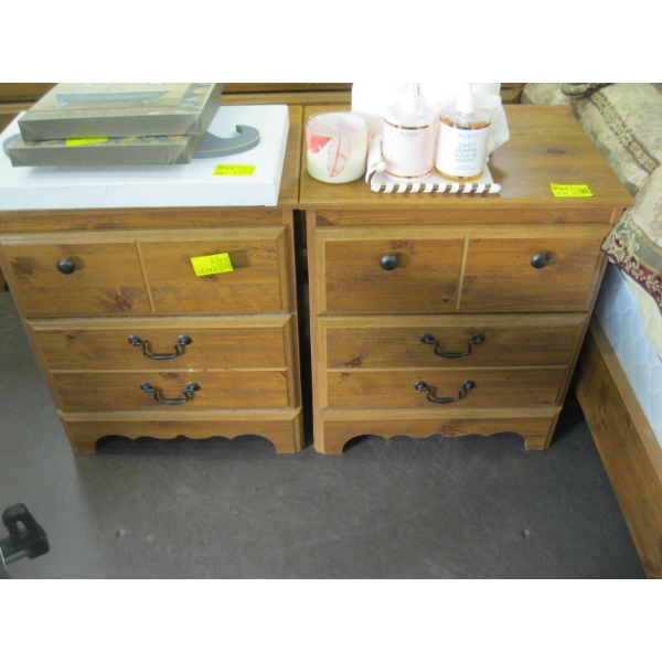 PAIR OF MATCHING NIGHTSTANDS