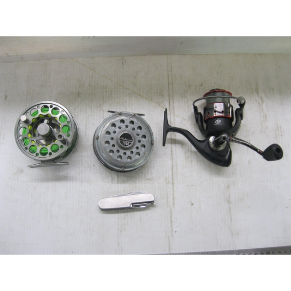 3 FISHING REELS & A KNIFE