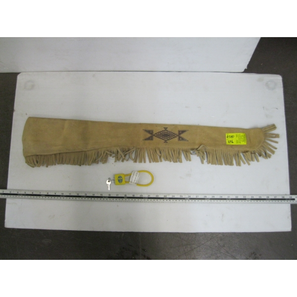 LEATHER GUN SCABBARD & LOCK