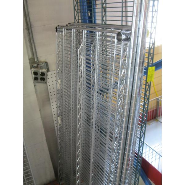 4 SHELVES & 4 POLES METRO LIKE SHELVING UNIT  