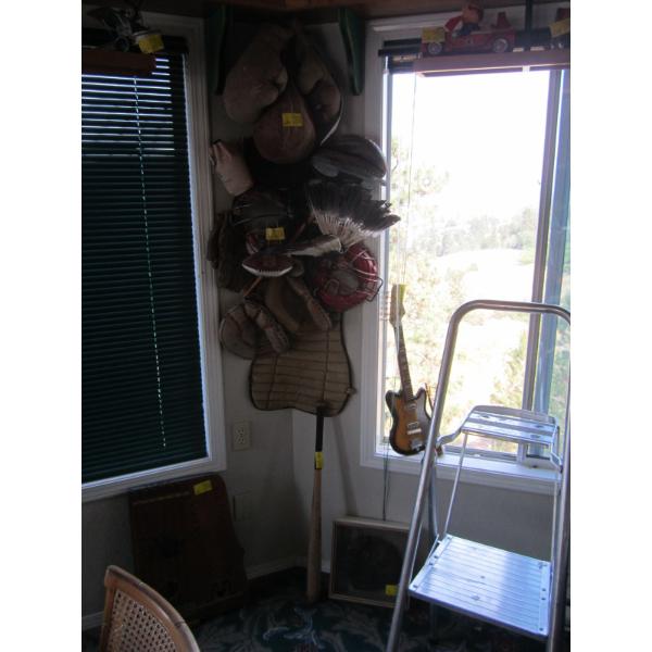 COLLECTABLE VINTAGE MEMORABILIA - BOXING GLOVES, BASEBALL BAT & GLOVES, ETC.