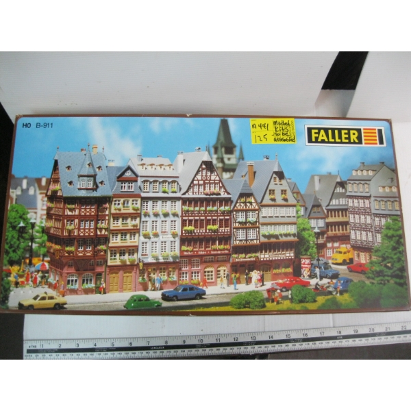 LG. BUILDING MODEL KIT