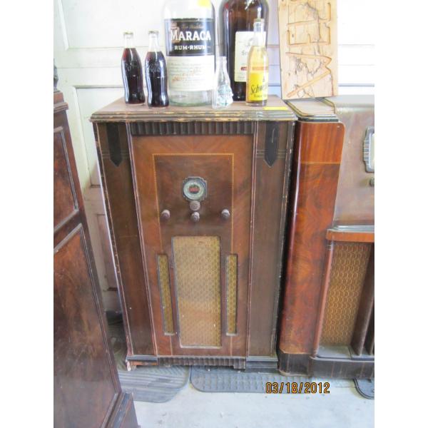 STEWART WARNER WOOD CASED CABINET RADIO