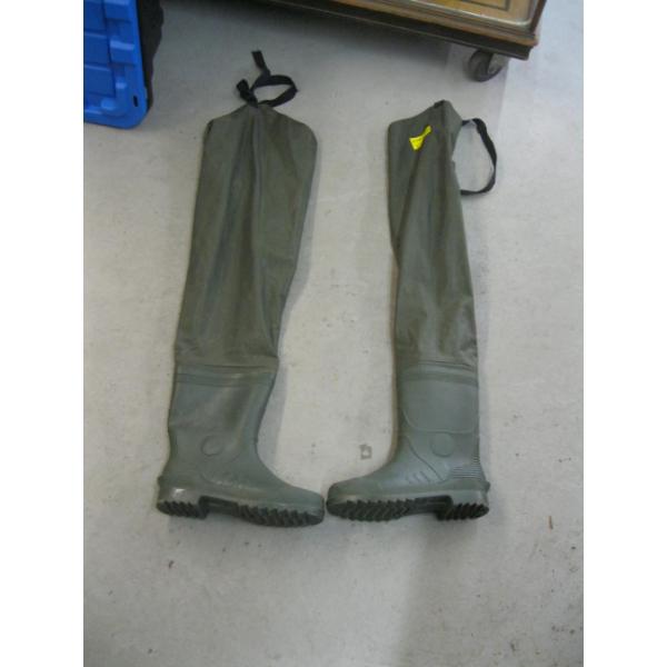 PAIR OF SZ 12 HIP WADERS