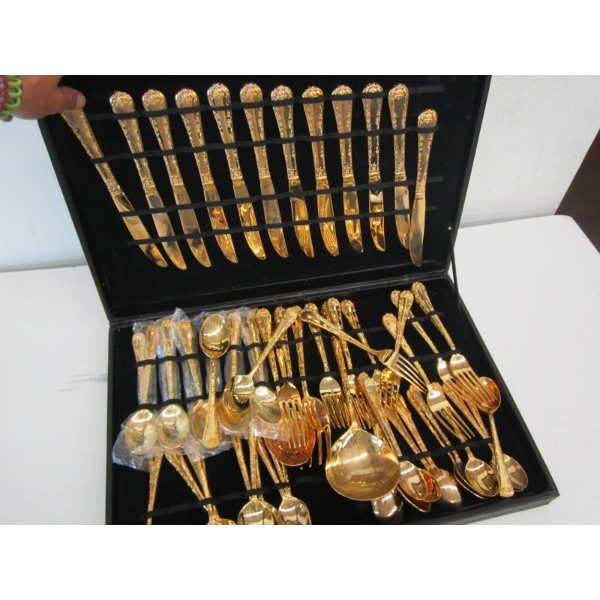 GOLD COLOR SILVERWARE SET IN BLACK CASE