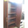 Image 3 : 2 DOOR STORAGE CABINET