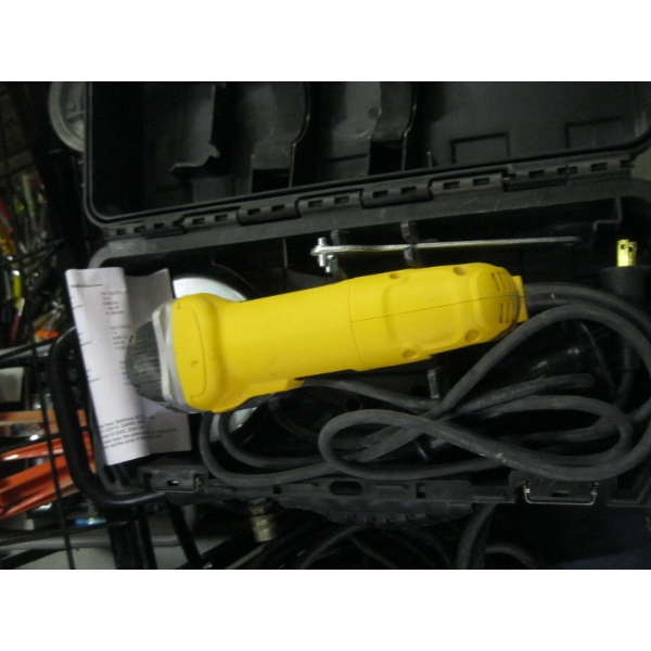 DEWALT ANGLE GRINDER