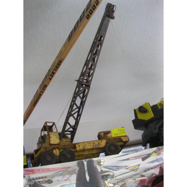 METAL CRANE LOADER