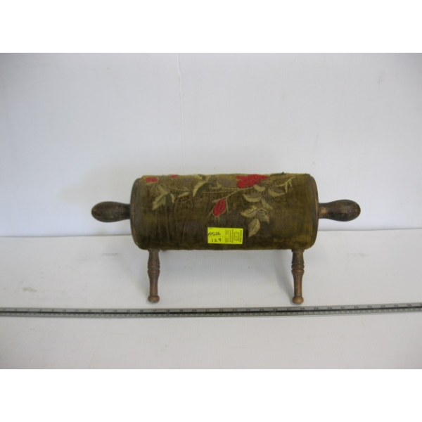 SM. WOODEN ROUND 4 LEG STOOL