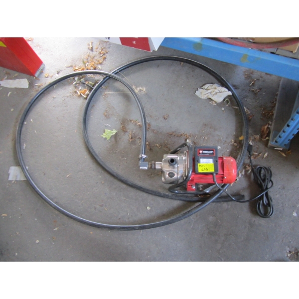RED LION SUBMERSIBLE WATER PUMP