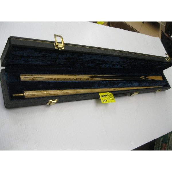 POOL CUE IN CASE