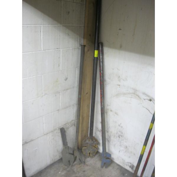4 METAL BENDING OR TURNING HANDLES