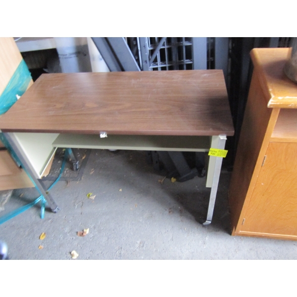 SMALL METAL FRAMED DESK