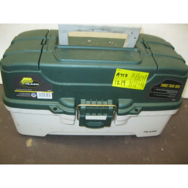 PLANO TACKLEBOX W/TACKLE