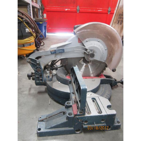 BOSCH COMPOUND MITER SAW