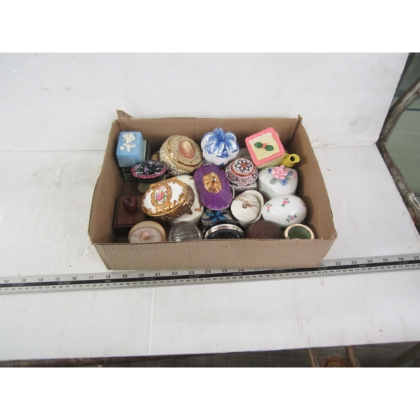 ASST. SM. LIDDED CONTAINERS