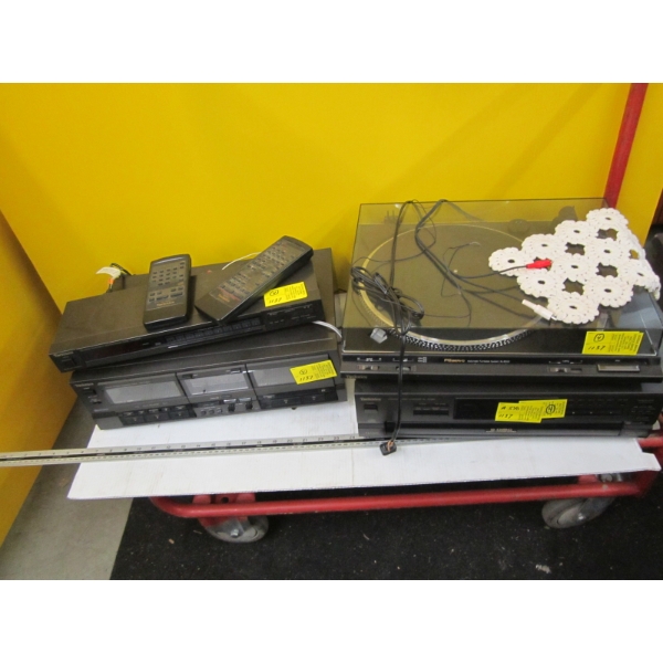 TECHNICS TURNTABLE, AMP, 5 DISC CD PLAYER & TAPE DECK