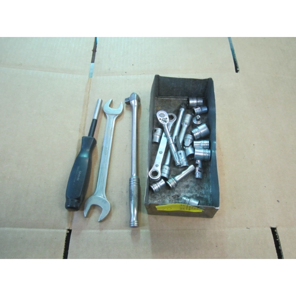 SM. BOX OF ASST. SNAP ON & BLUE POINT TOOLS